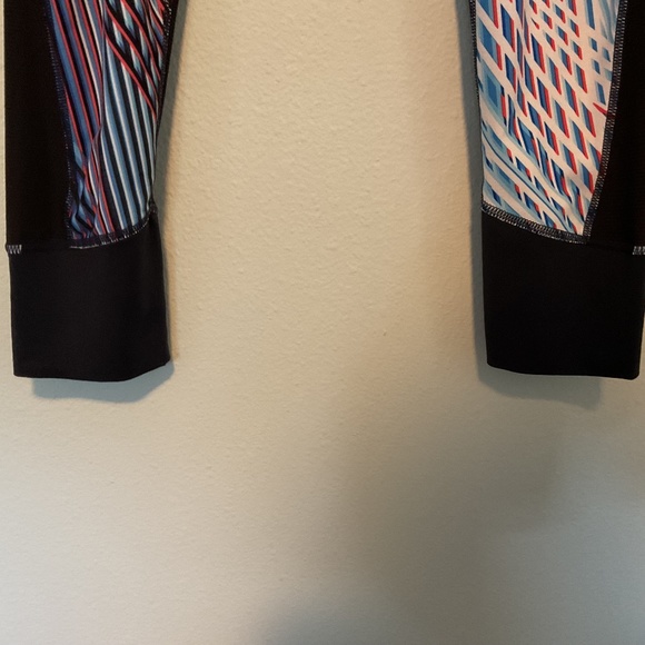 Athleta Mosaic Relay Capri navy  multicolor - Picture 4 of 4